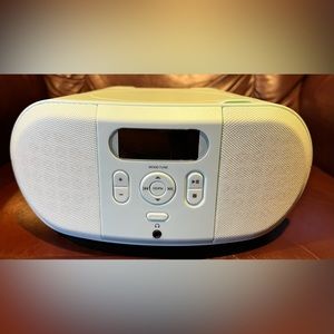 Brand New CD Player w/FM build in
